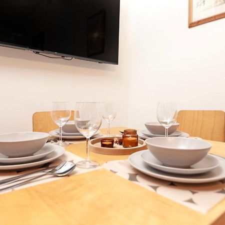 Beautiful 3 Bedroom Flat In Scott Ellis Gardens ロンドン エクステリア 写真