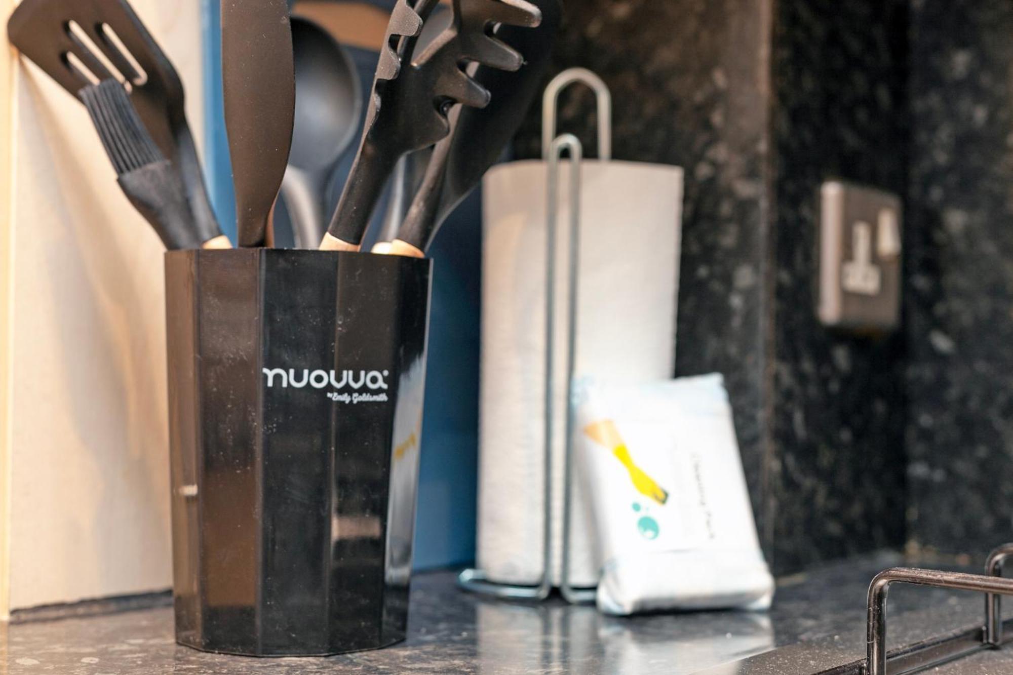 Beautiful 3 Bedroom Flat In Scott Ellis Gardens ロンドン エクステリア 写真