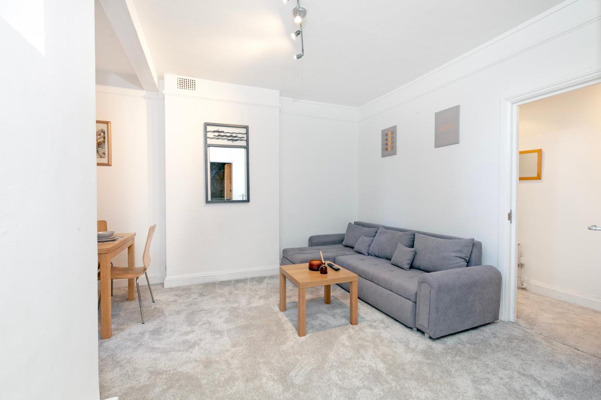 Beautiful 3 Bedroom Flat In Scott Ellis Gardens ロンドン エクステリア 写真