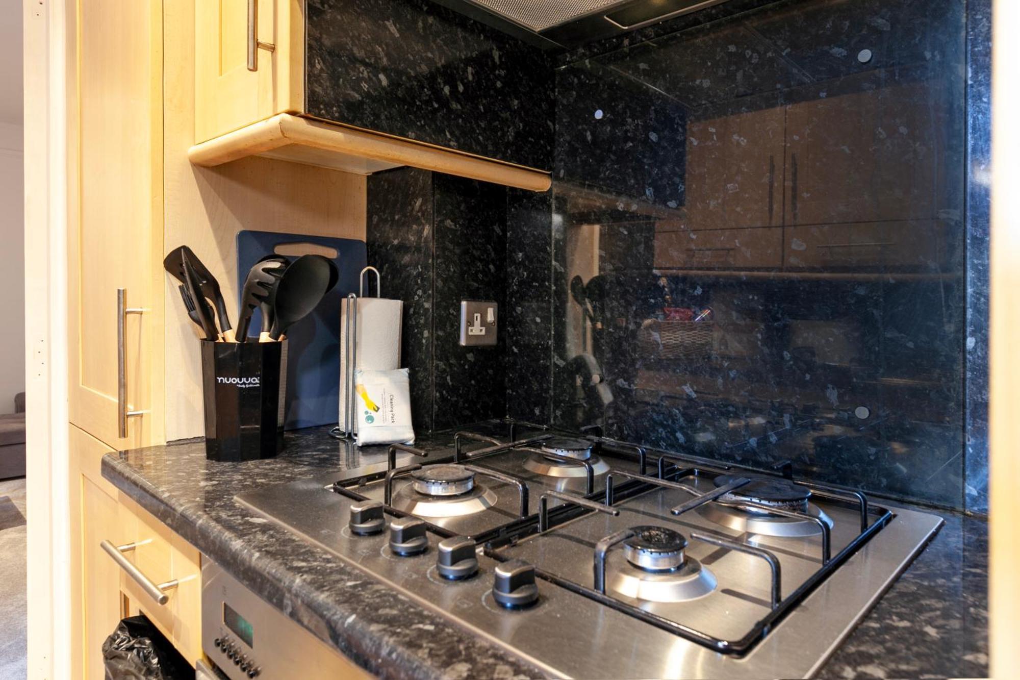 Beautiful 3 Bedroom Flat In Scott Ellis Gardens ロンドン エクステリア 写真