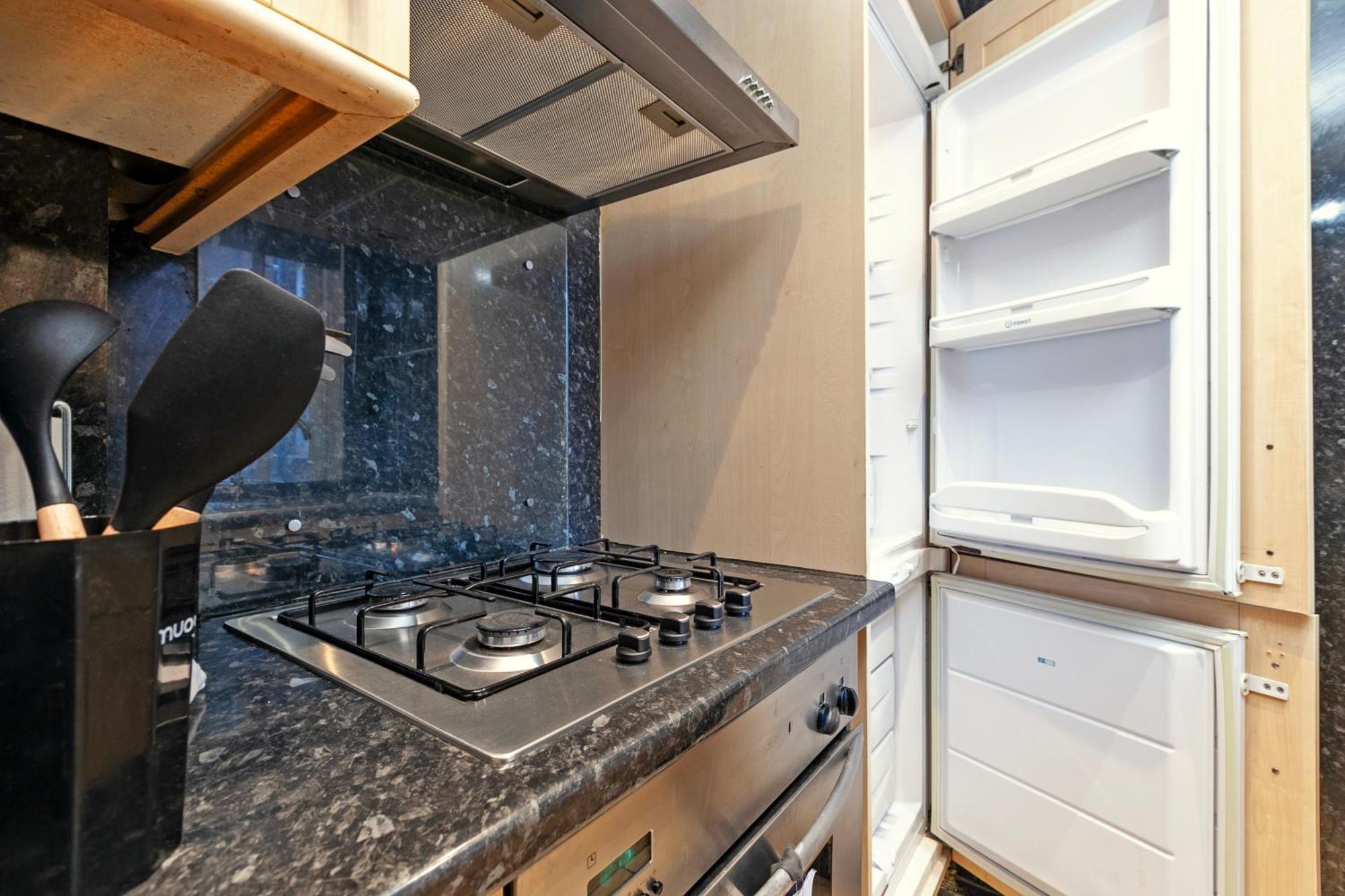 Beautiful 3 Bedroom Flat In Scott Ellis Gardens ロンドン エクステリア 写真