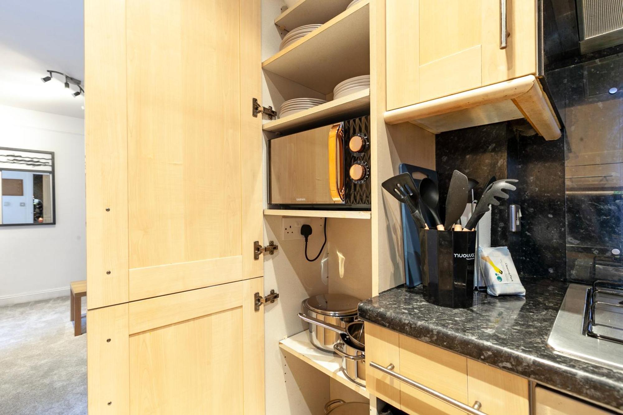 Beautiful 3 Bedroom Flat In Scott Ellis Gardens ロンドン エクステリア 写真