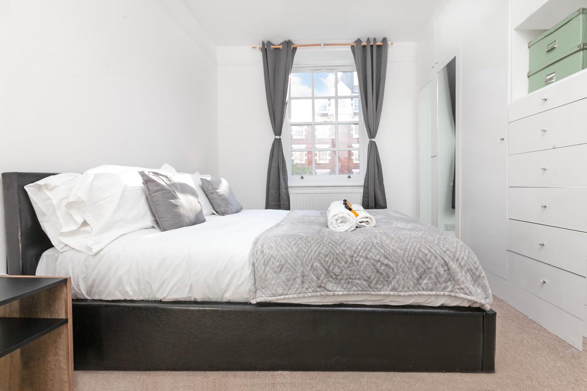 Beautiful 3 Bedroom Flat In Scott Ellis Gardens ロンドン エクステリア 写真