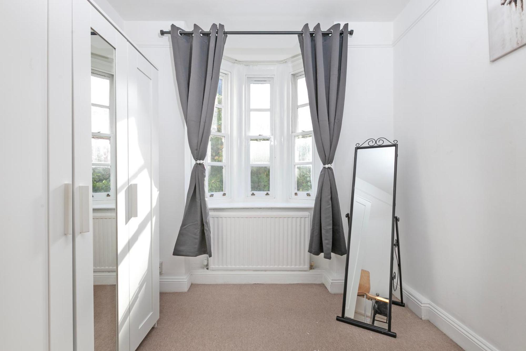 Beautiful 3 Bedroom Flat In Scott Ellis Gardens ロンドン エクステリア 写真