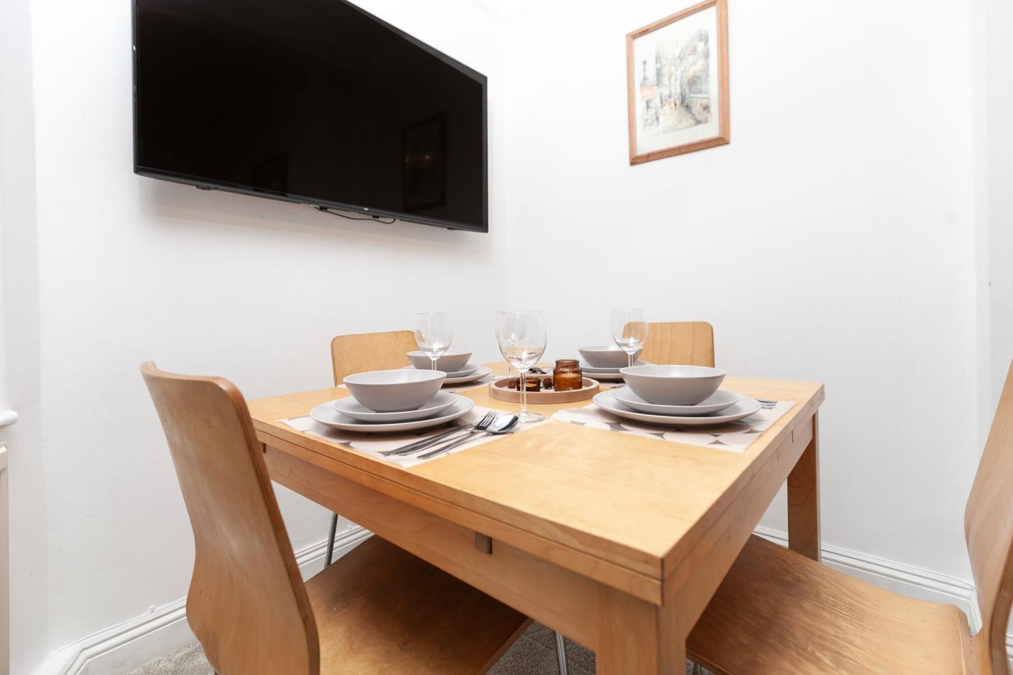Beautiful 3 Bedroom Flat In Scott Ellis Gardens ロンドン エクステリア 写真
