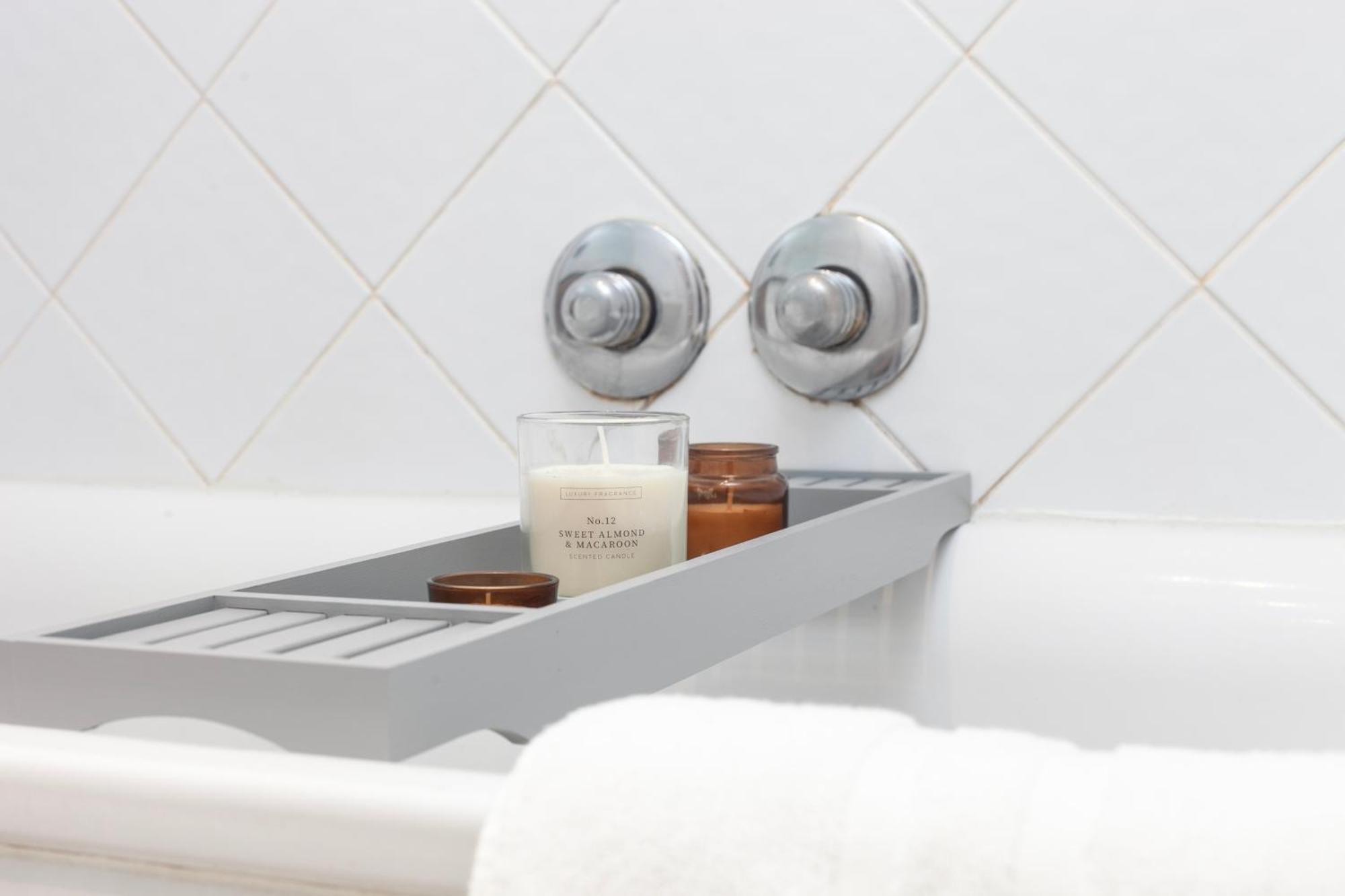 Beautiful 3 Bedroom Flat In Scott Ellis Gardens ロンドン エクステリア 写真