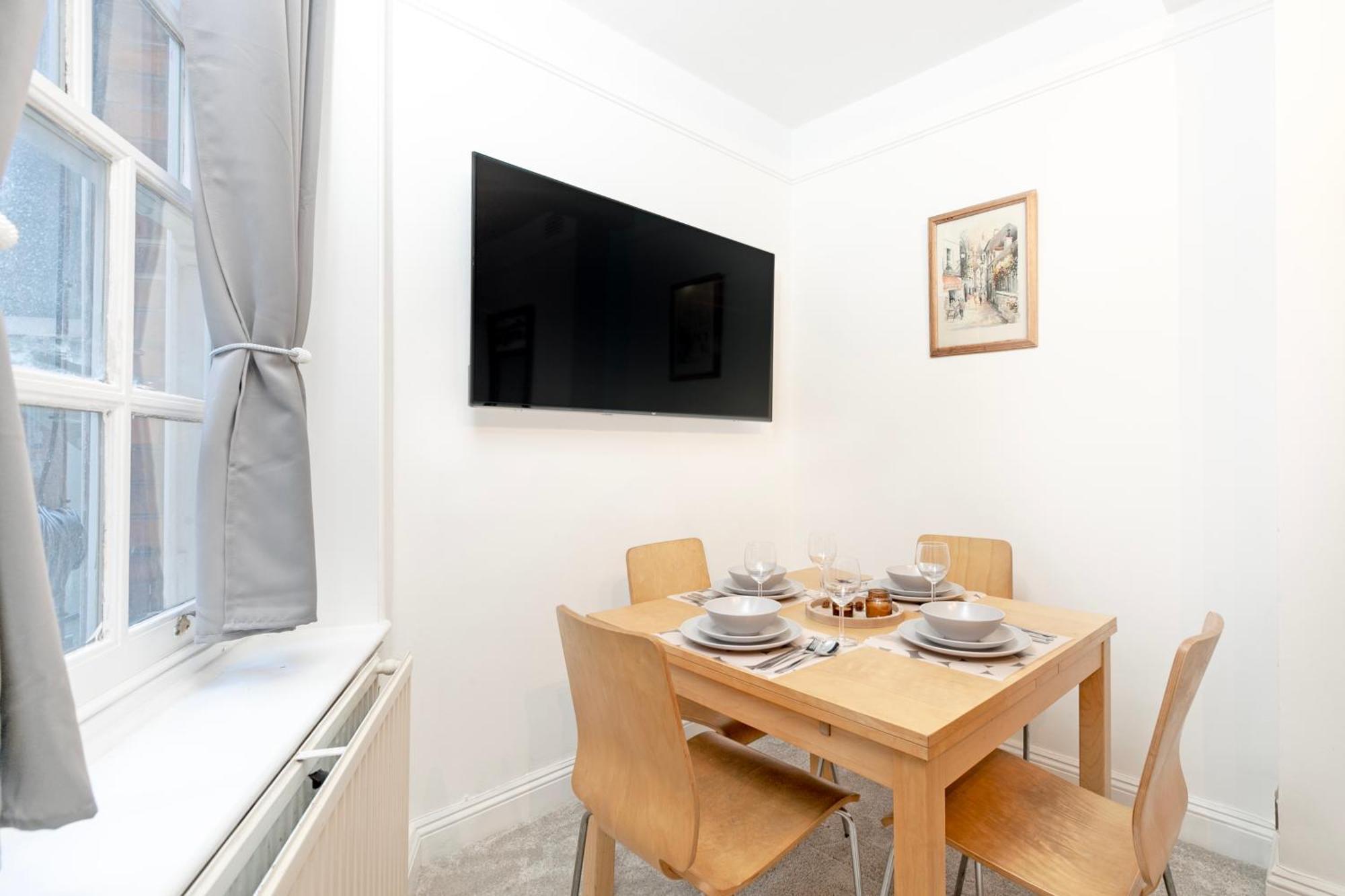 Beautiful 3 Bedroom Flat In Scott Ellis Gardens ロンドン エクステリア 写真