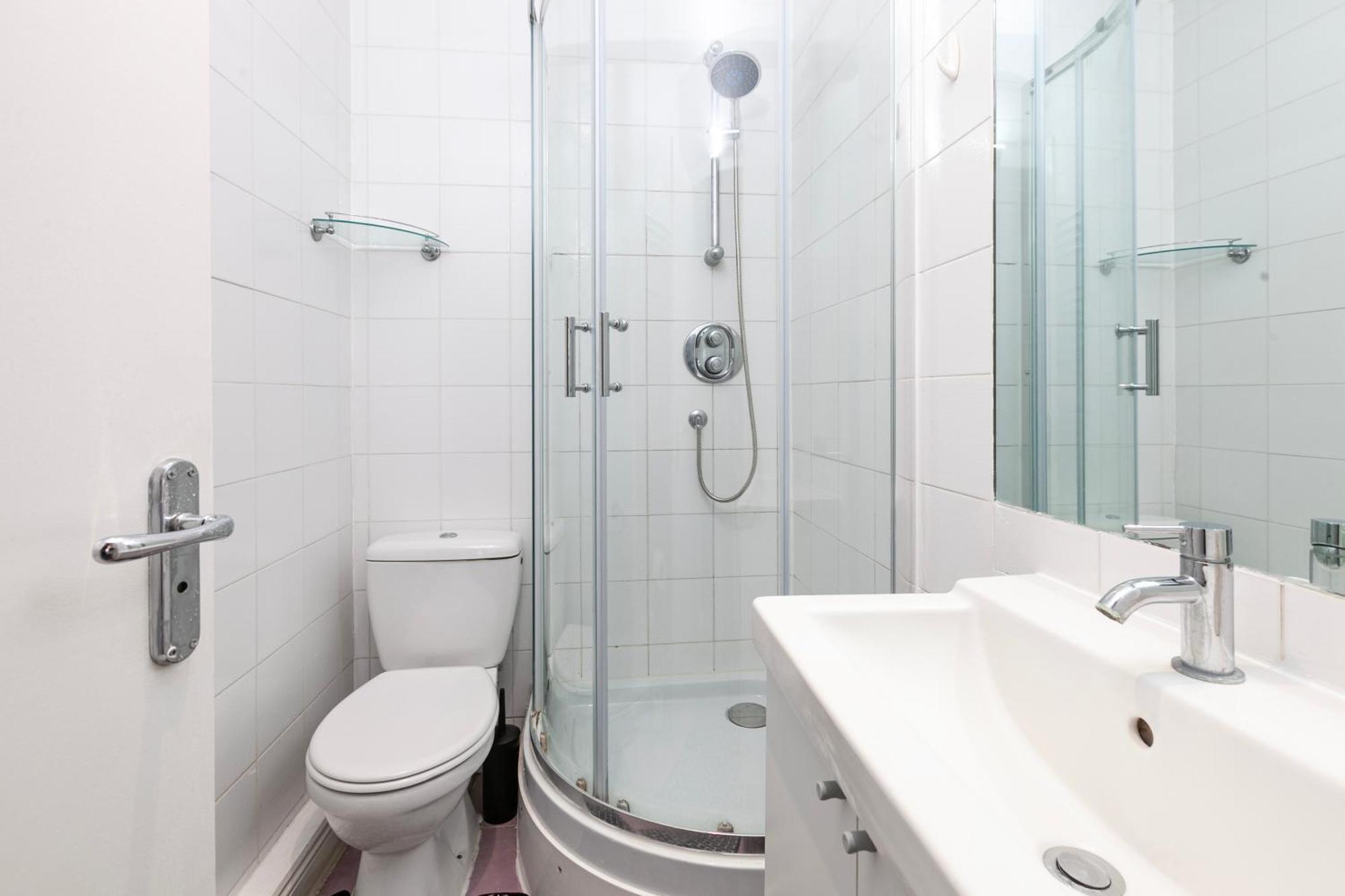 Beautiful 3 Bedroom Flat In Scott Ellis Gardens ロンドン エクステリア 写真