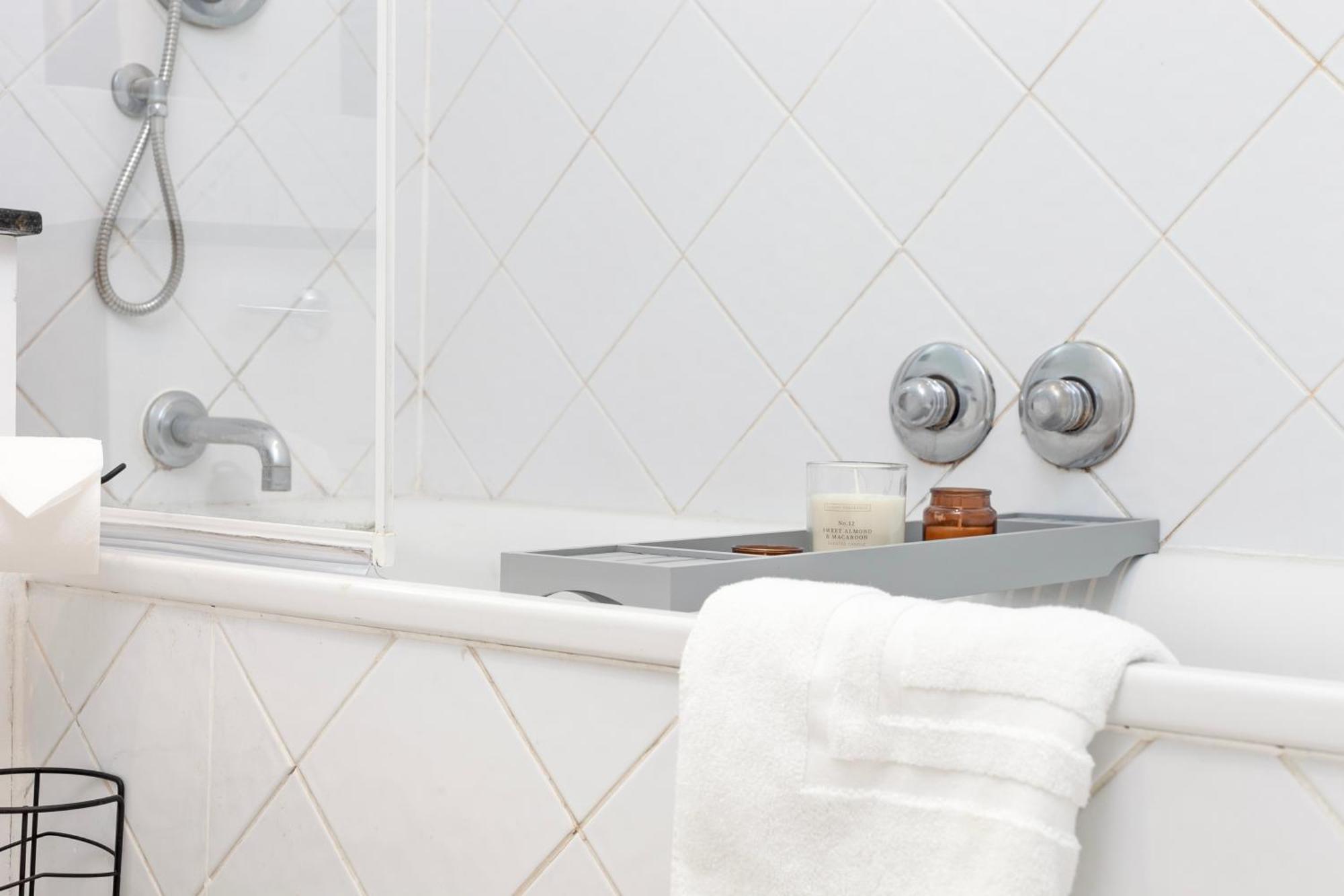 Beautiful 3 Bedroom Flat In Scott Ellis Gardens ロンドン エクステリア 写真
